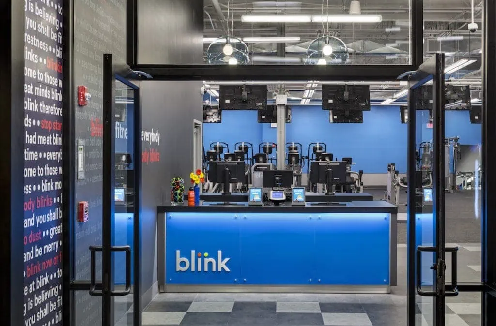 blink fitness franchises front desk