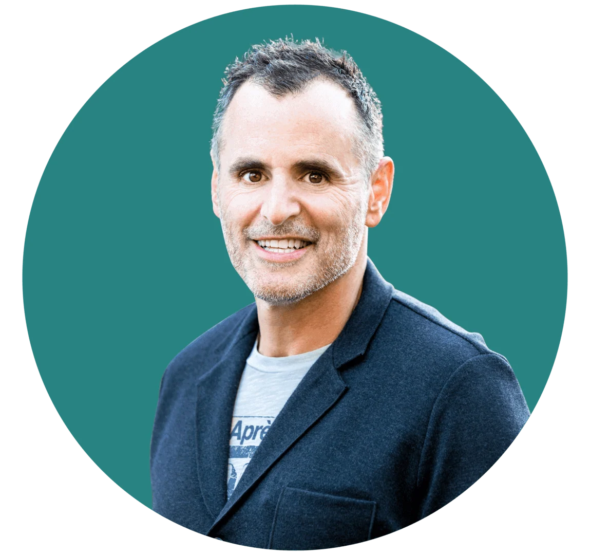Ryan Rosett, Credibly financial expert, smiling portrait.